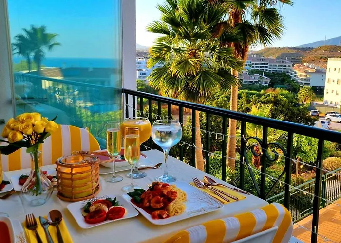 Dicaprio - Sea & Mountains View Апартаменты